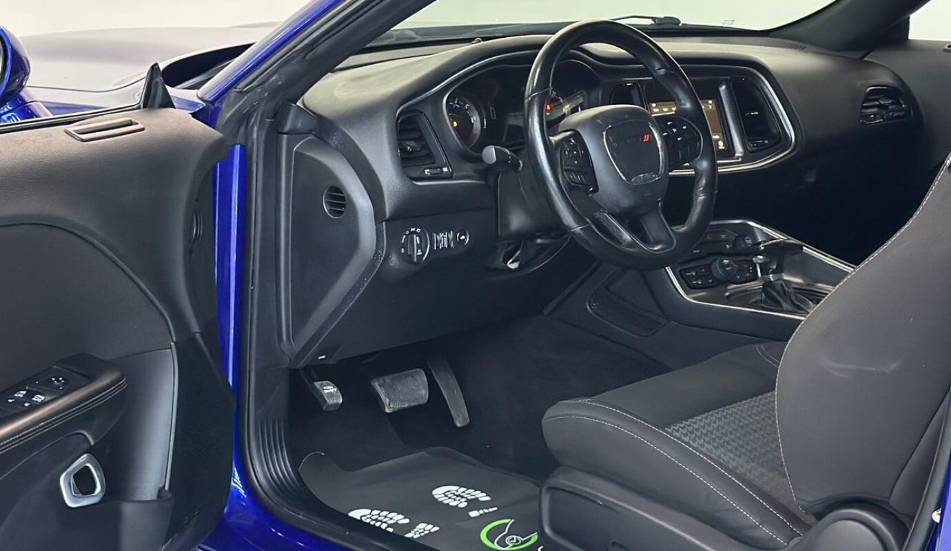 Dodge Challenger SXT – (SRT KIT) – 2021