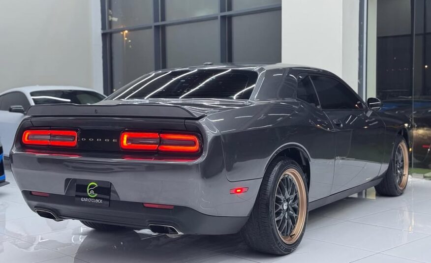 DODGE CHALLENGER SXT 2022 V6 Flexible Down-Payment