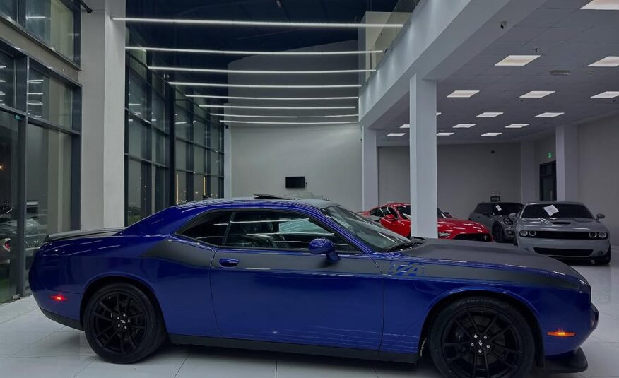 Dodge CHALLENGER RT plus Super Track 5.7L T/A edition V8 2022 Flexible Down-Payment