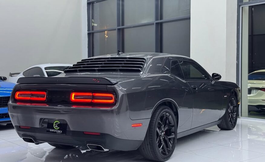 DODGE CHALLENGER RT/ SUPER TRACK 2023