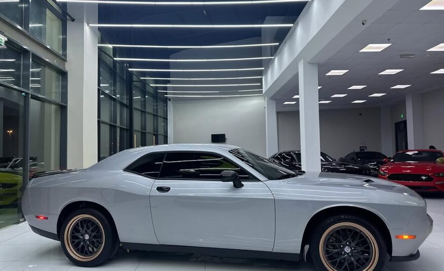 DODGE CHALLENGER SXT 2022 V6 Flexible Down-Payment