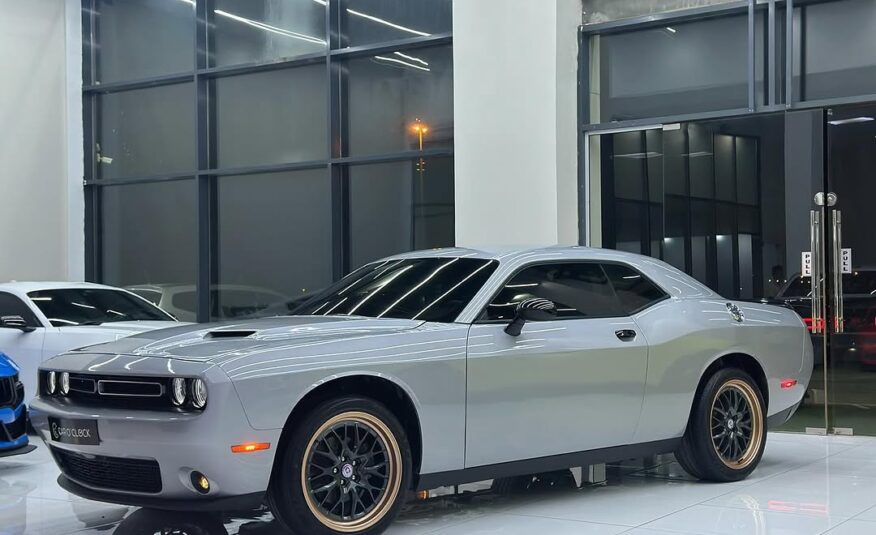 DODGE CHALLENGER SXT 2022 V6 Flexible Down-Payment