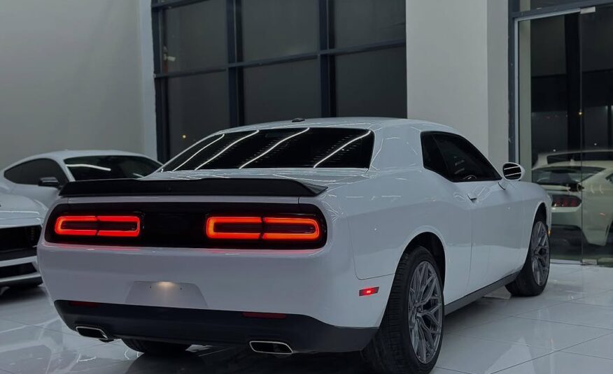 Dodge challenger sxt 2022 Flexible Down-Payment