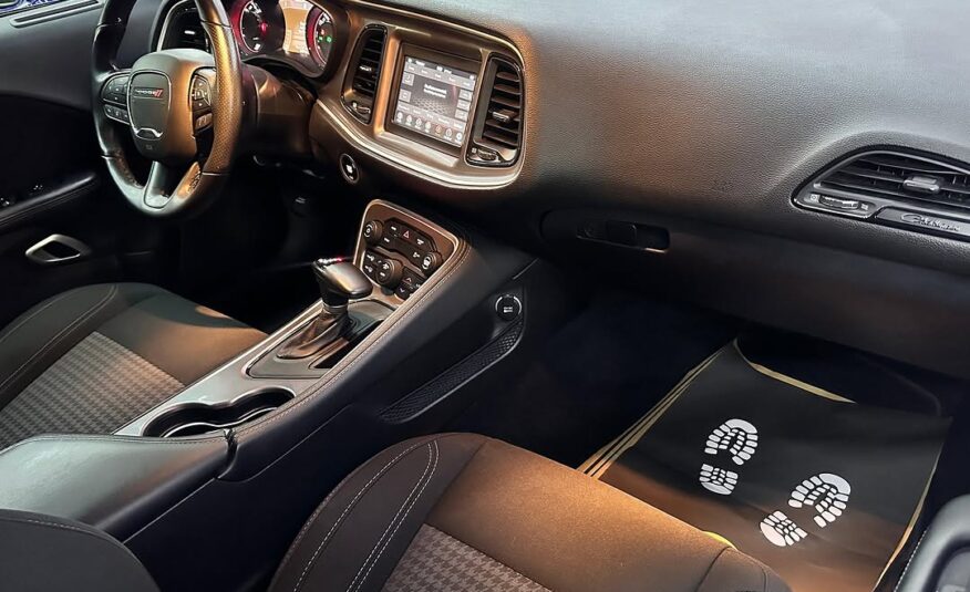 DODGE CHALLENGER SXT 2022 Flexible Down-Payment