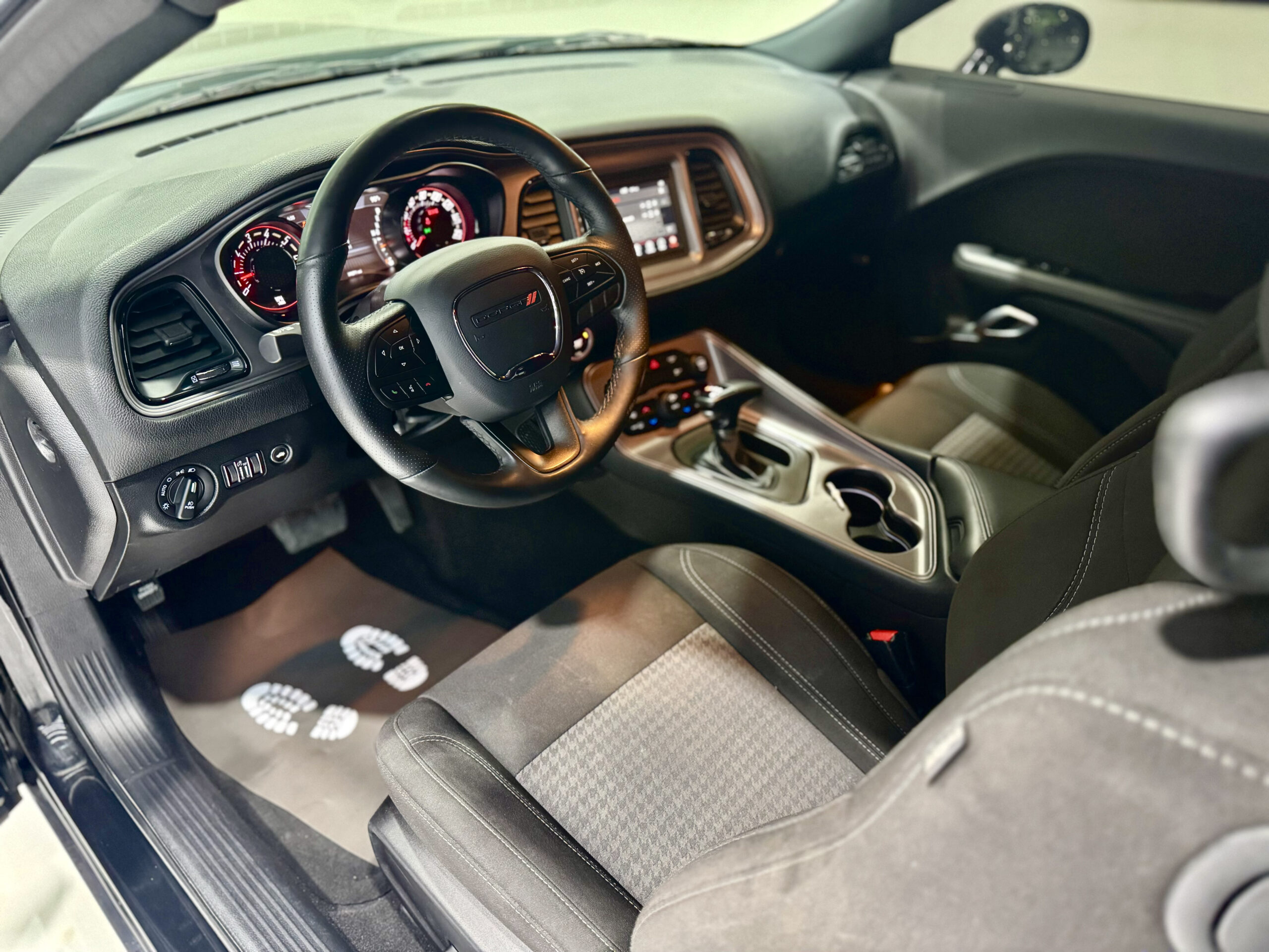 Dodge Challenger SXT 2023